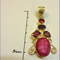 pendant..ruby,spinel-